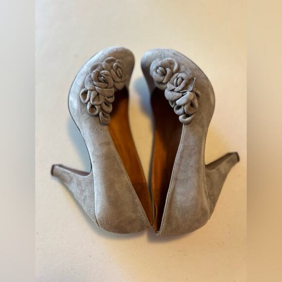 Chie Mihara Kerin 004 Suede Flower Heel Grey - Picture 4 of 9